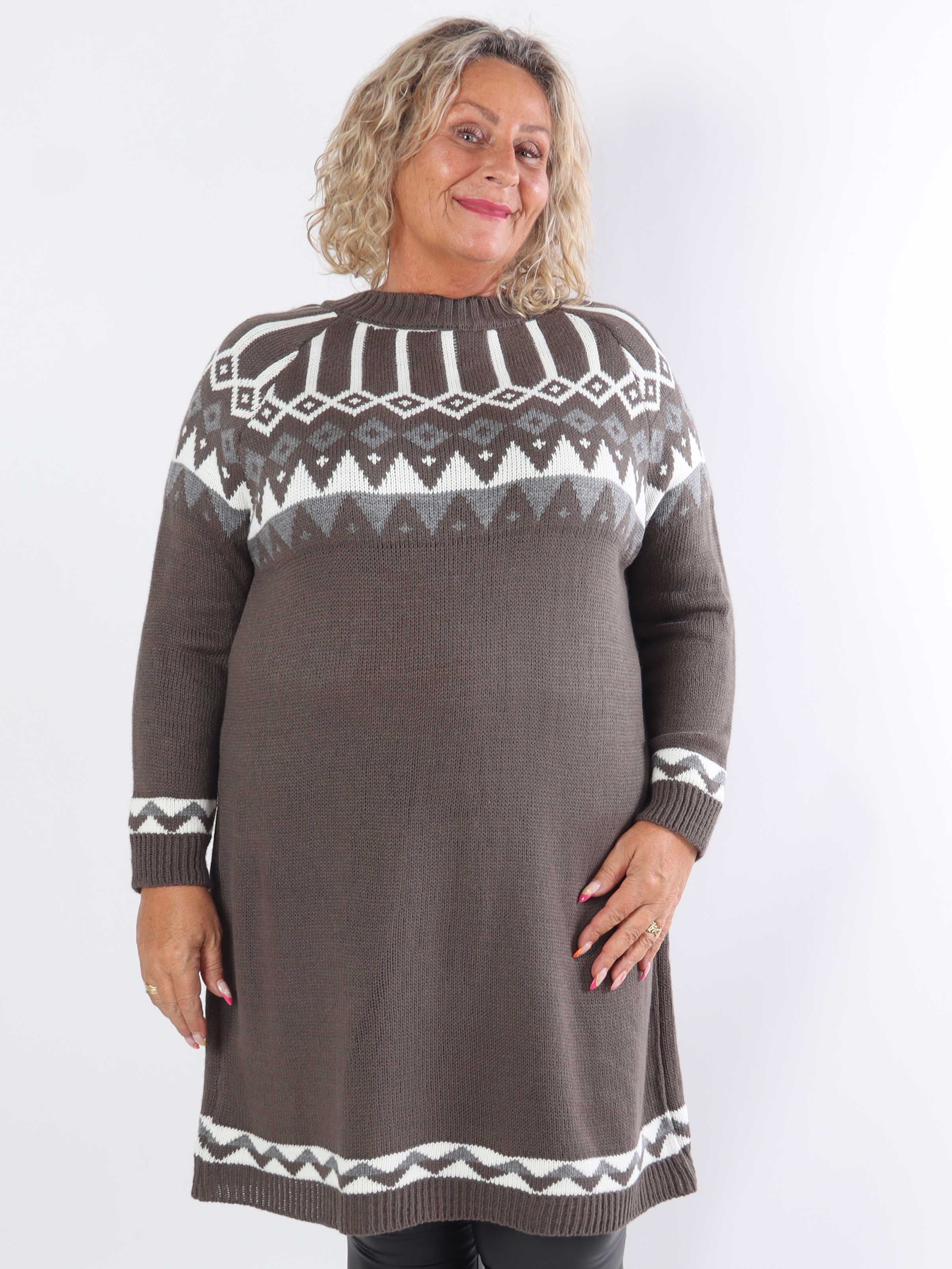 Viola - Stickad klänning med flerfärgat mönster